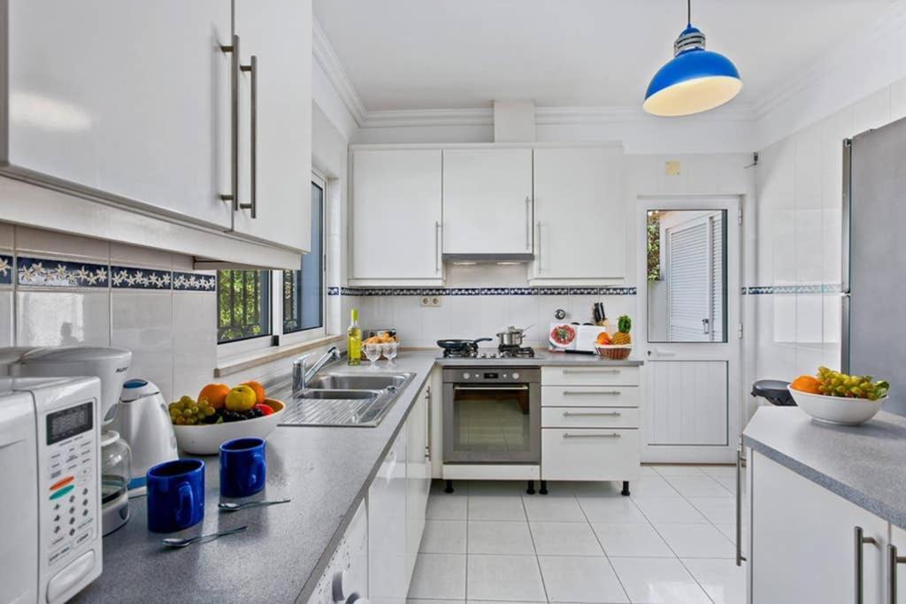 Villa White Sands - Private Oasis, Heated Pool, Beaches & Strip Nearby Albufeira Exterior photo